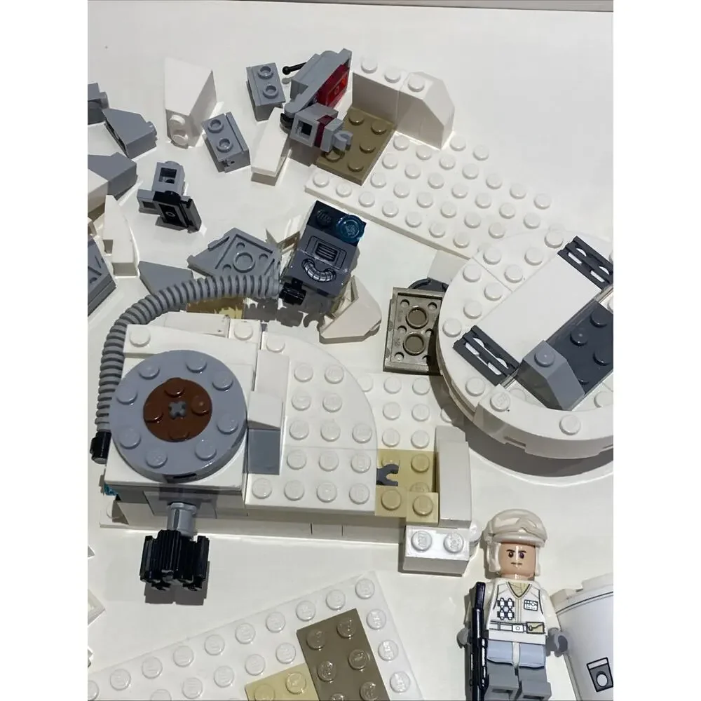 LEGO Star Wars Hoth Attack (Set #75138) 1 Minifigures 2016 Incomplete ￼
